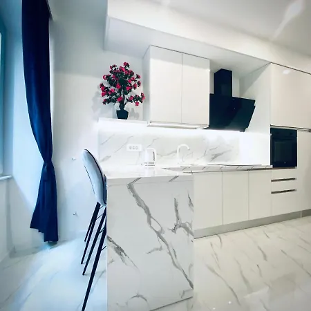 Six Apartment