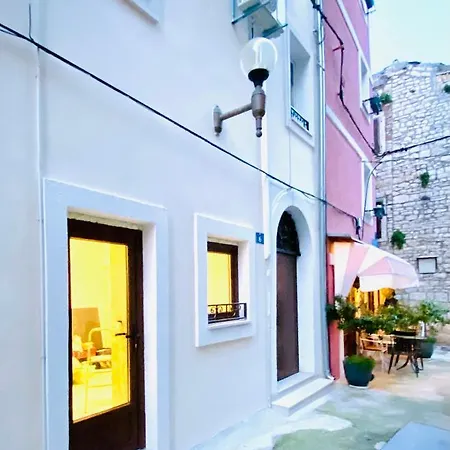 Six Apartment Umag